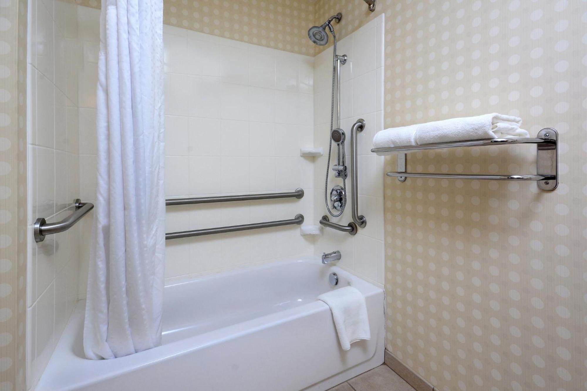 Holiday Inn Express Lynchburg By Ihg Dış mekan fotoğraf